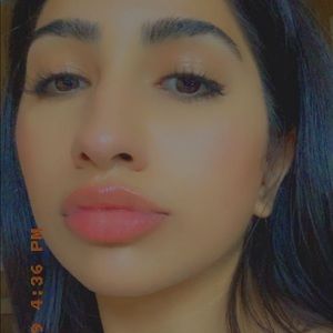 Meet your Posher, Dahlia